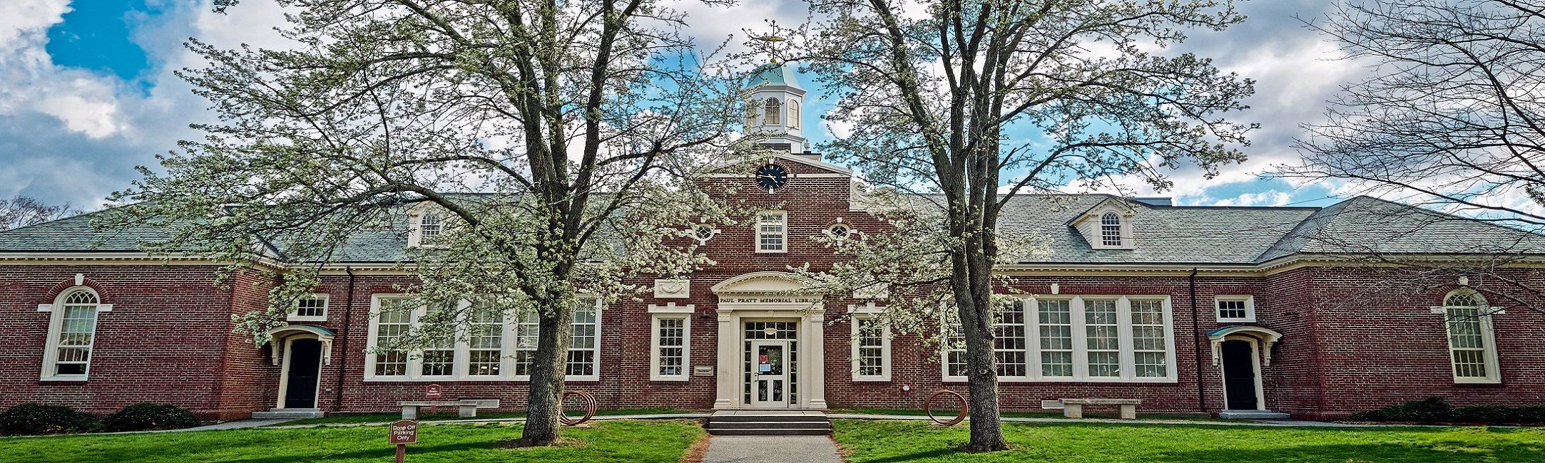 Spring Photo of the Paul Pratt Memorial Library